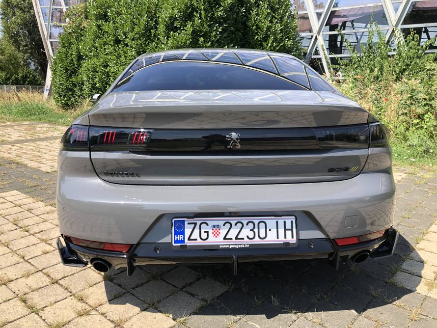 Testirali smo najsnažniji i najbrži Peugeot u povijesti, nije takav kakvim se na prvu čini