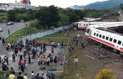 I u Tajvanu je vlak iskočio iz tračnica: Najmanje 18 mrtvih