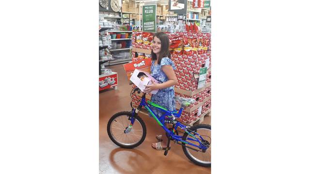 Djevojčica Dea (9) s Brača u Pevecu izabrala novi bicikl