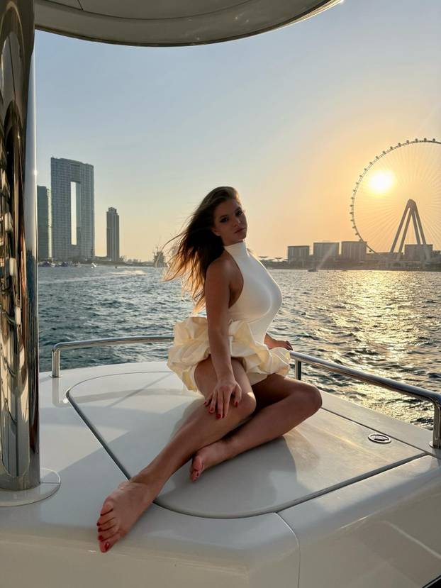 FOTO Bila je nadarena plivačica, a sada se skida za časopis. Ima savršene tjelesne proporcije