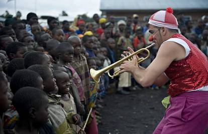 D.R. Kongo: Dobri klaunovi razveselili su 'djecu rata'