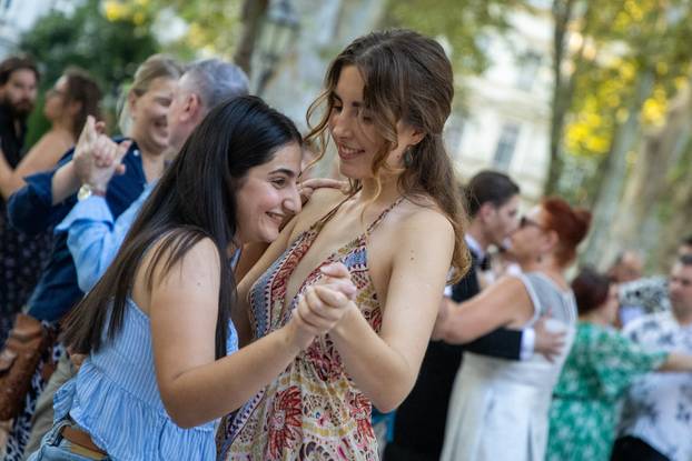 Zagreb: Tango na zrinjevackom plesnjaku
