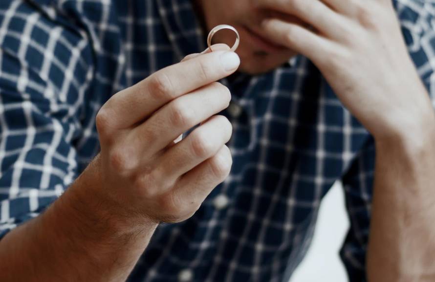 Cartier u reklami prikazao gay par uz opis o ljubavi oca i sina