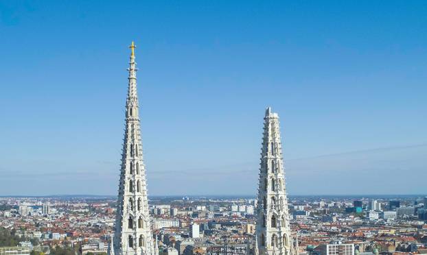 Zagreb: Fotografija katedrale iz zraka nakon potresa u kojemu je oštećen desni toranj