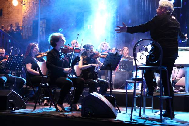 Šibenik: Prva večer Dalmatinske šansone posvećena Vinku Coci