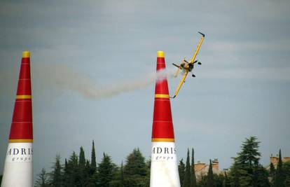 Red Bullov pilot Nigel Lamb pustio nas je u svoj zrakoplov