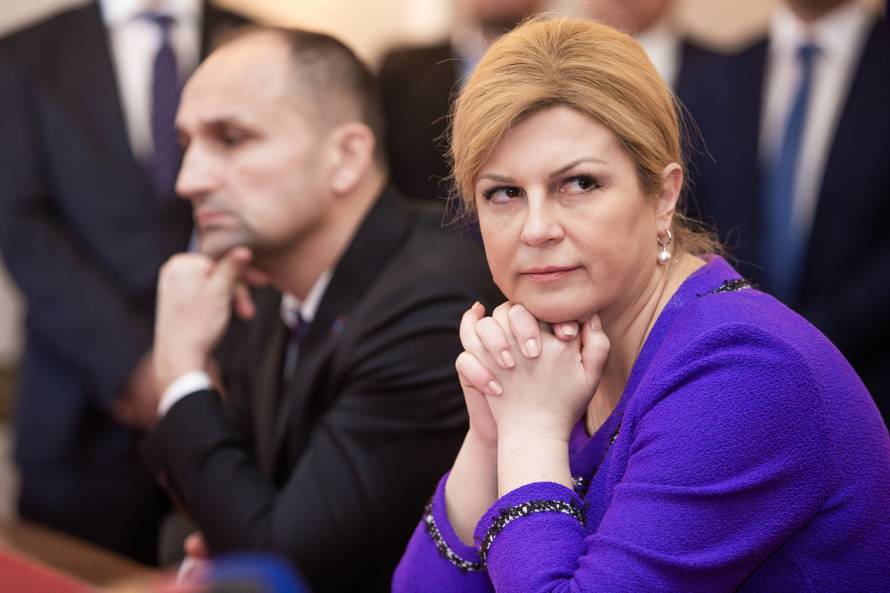 Osijek: Predssjednica na potpisivanju ugovora u prostorijama Županije