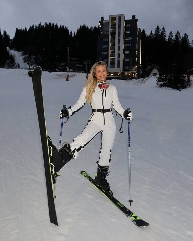 FOTO Tange i bikinije zamijenile su skijama! Koje inačice slavnih žena su bolje - ljetne ili zimske?