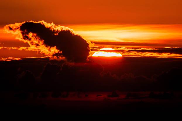 Pogled na zalazak sunca i Split