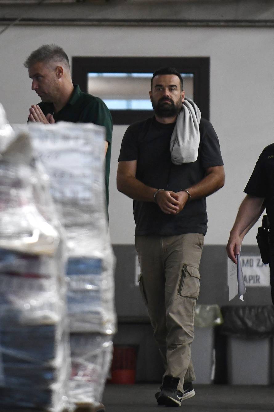 Zagreb: Privođenje  uhićenih u Hrvatskim šumama u akciji USKOK-a