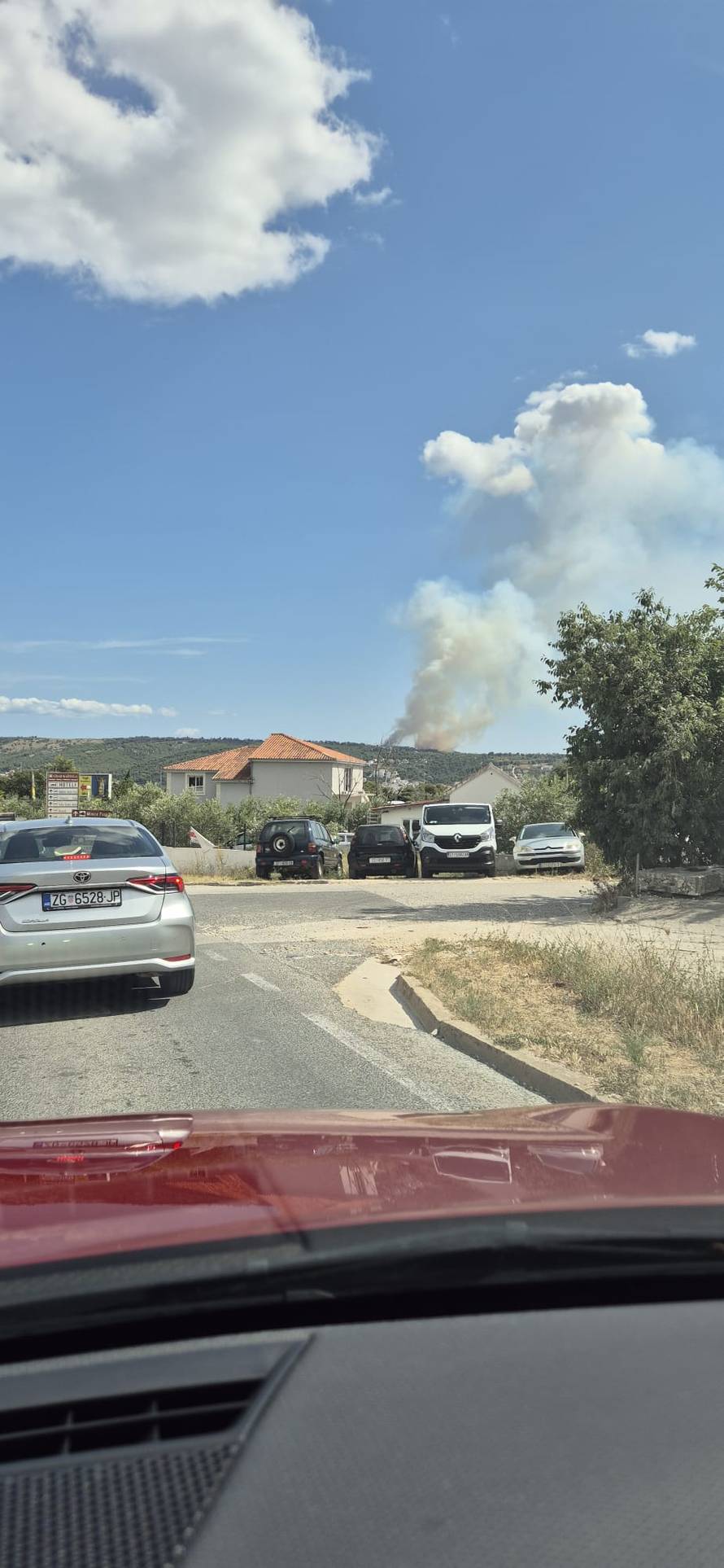 FOTO Opet gori na Čiovu: 'Požar se aktivirao na starom mjestu'