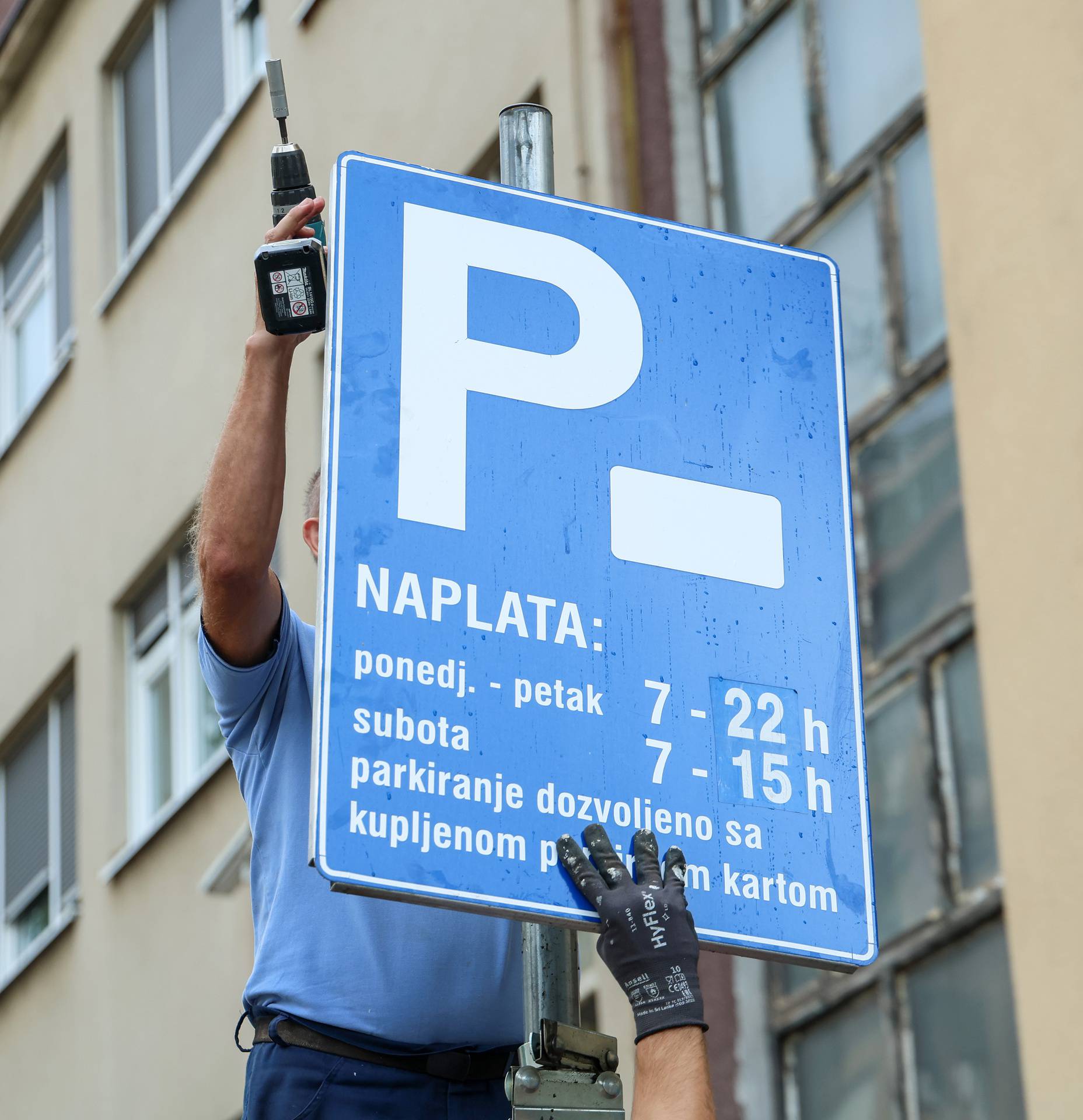 Zagreb: Postavljanje novih informacijskih ploča o novoj zoni parkinga