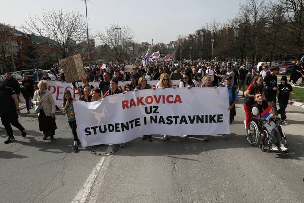 Beograd: Studenti i građani koji su iz  Čukarice krenuli u centar  grada