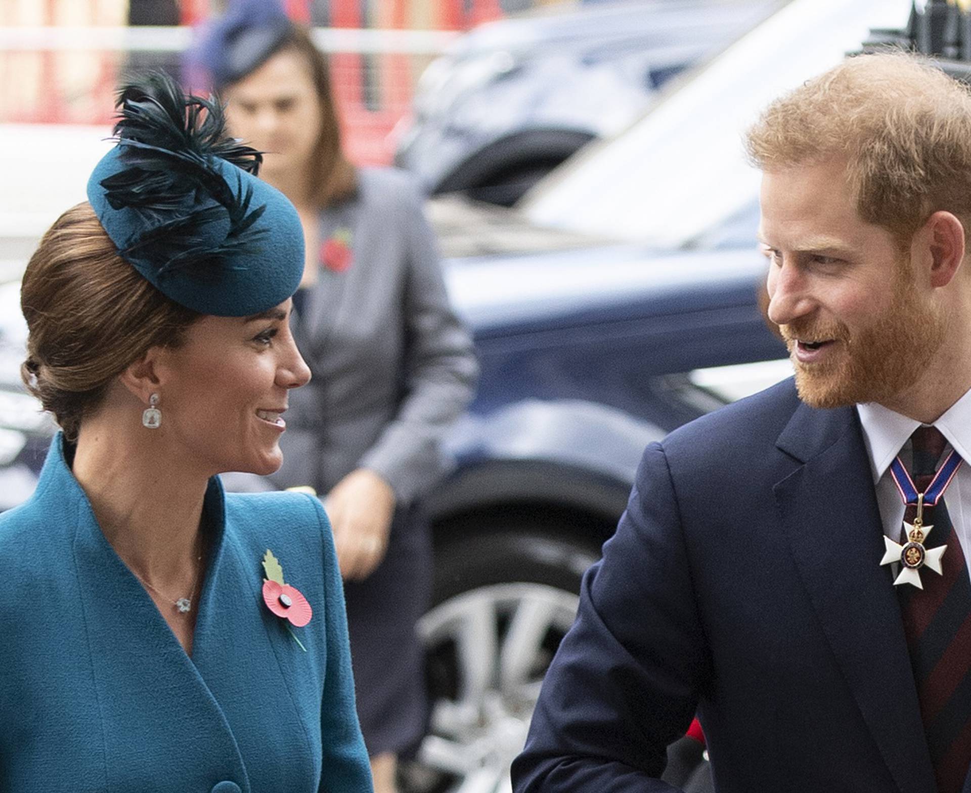 Princ Harry u društvu princeze Kate stigao na komemoraciju Anzac u Westminister