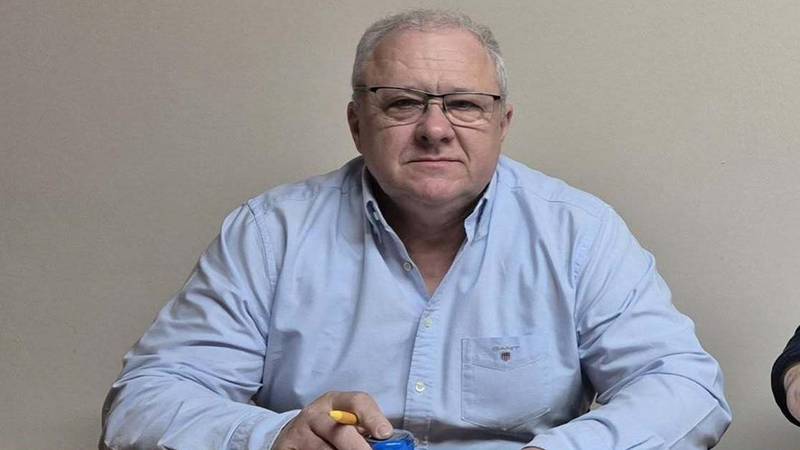 NAČELNIK BEZ KONTROLE Prijetio je smrću ocu s bebom, napao ga je sa svoja dva sina!