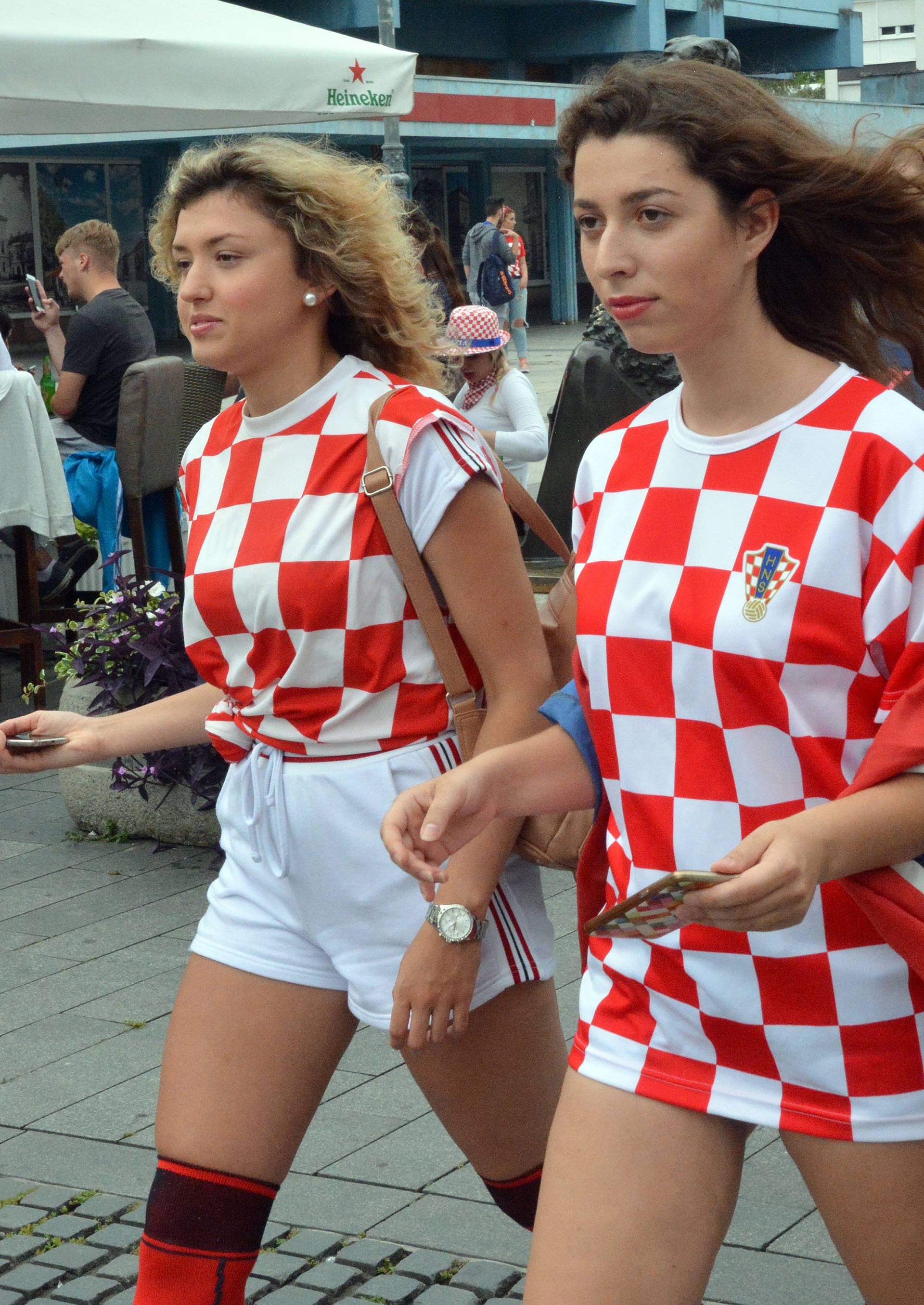Ovako su navijači u Varaždinu i Sisku dočekali finale u Rusiji