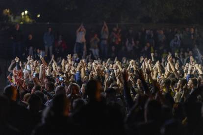 FOTO Dubioza kolektiv rasplesala publiku u Osijeku