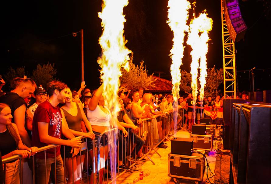 Prljavci su opet nastupili kao Prljavci, a podrška im stiže sa svih strana: 'Jajo, ti si unikat'
