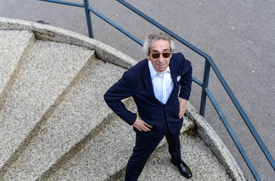 'Ženama uvijek treba kupovati poklone, to one najviše vole...'