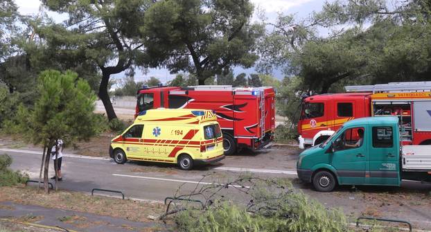 Velike štete u okolici Poljuda nakon oluje koja je poharala Split