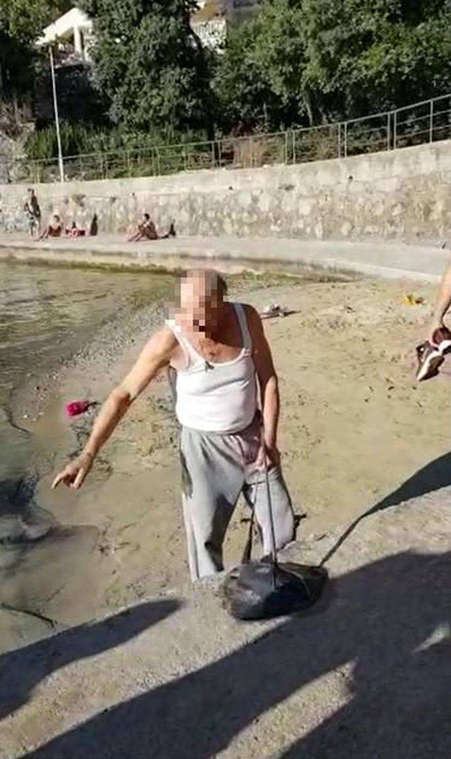 Zalutala u plićak: Divili smo se raži, a onda je vidjeli ubijenu...