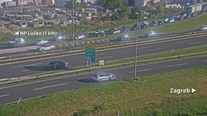 Već krenule gužve: Kolona na Lučkom je sedam kilometara