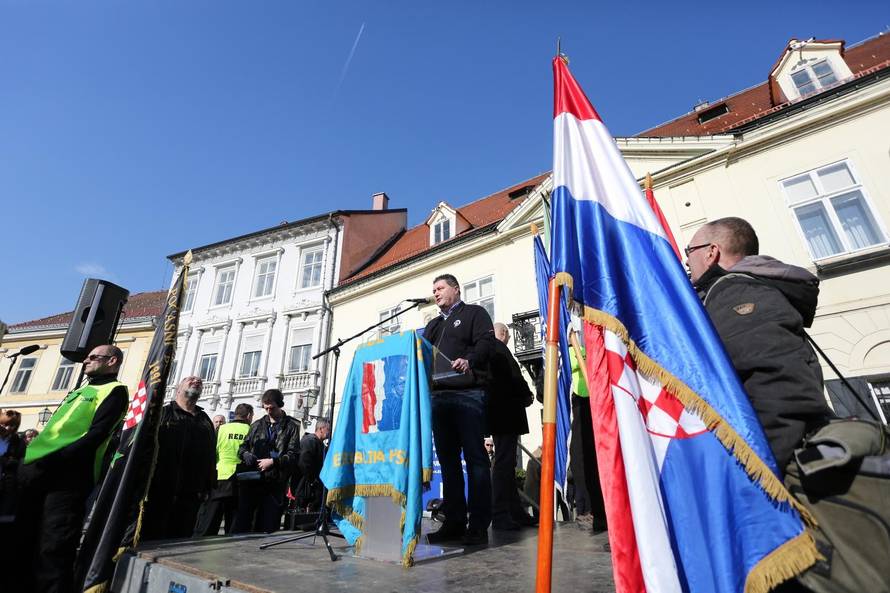 Prosvjed protiv Beljaka: Đuro Glogoški došao s autoradijem