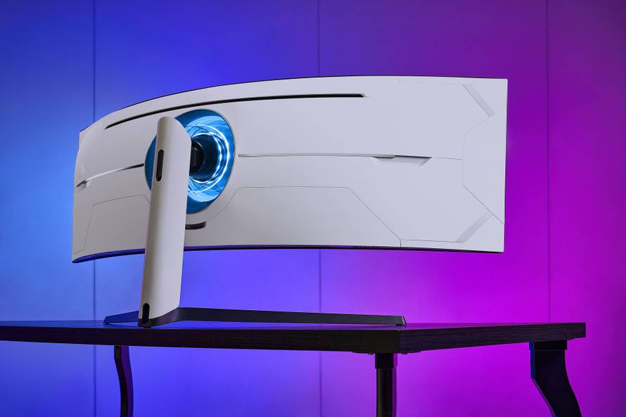 Gaming grdosija: Zakrivljeni Samsung Odyssey ide u prodaju