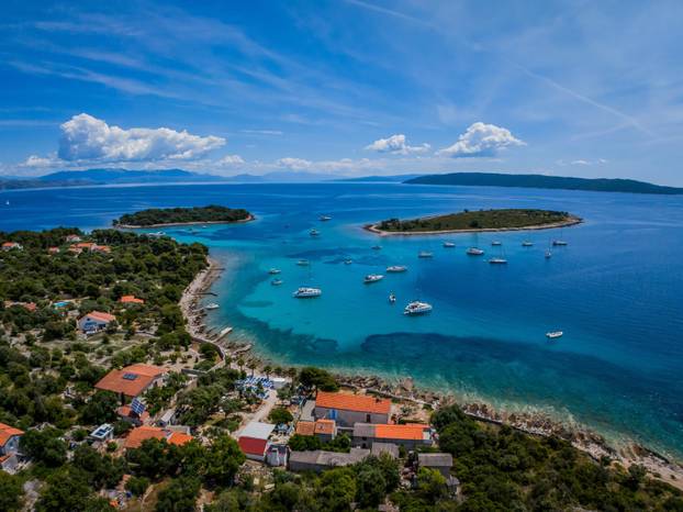Fotografije iz zraka uvale Krknjaši na Drveniku Velom