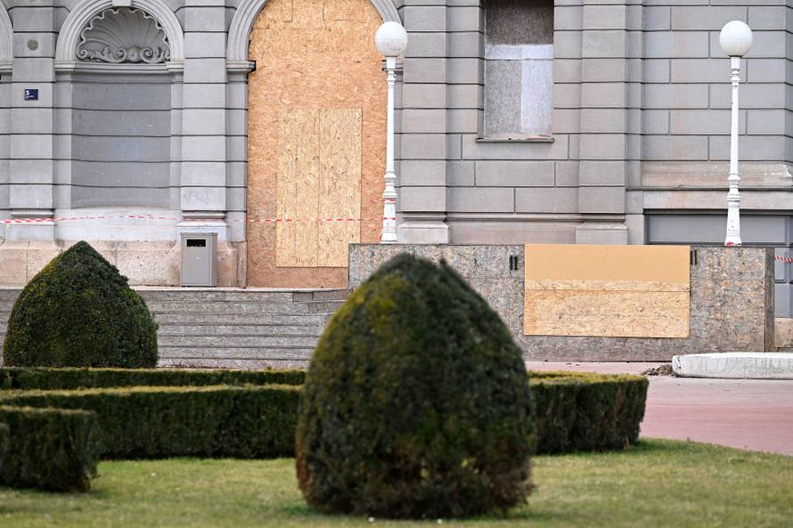 Zaagreb: 'Lipa' i 'Radost' opet uklonjeni s Mimare 