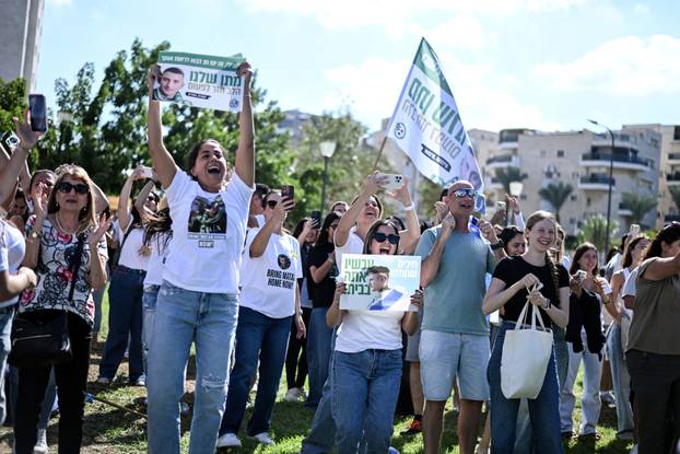 Hostages-prisoners swap deal between Hamas and Israel