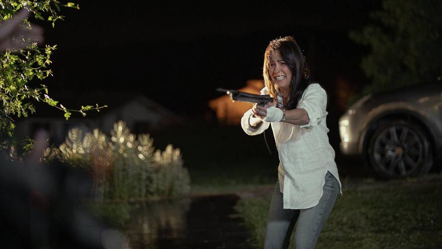 Gledali smo seriju 'Angela': Nije na razini Hitchcockovih djela, ali je dobar Netflixov fast food