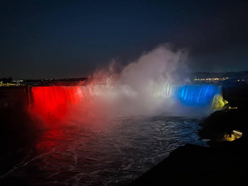 FOTO Niagarini slapovi zasjali su u bojama hrvatske zastave povodom Dana državnosti