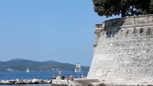 Zadar: Spas od vrućina najbolji je u moru