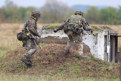 FOTO Ovako je izgledala vojna vježba u Gašincima: Naša vojska vježbala s Britancima