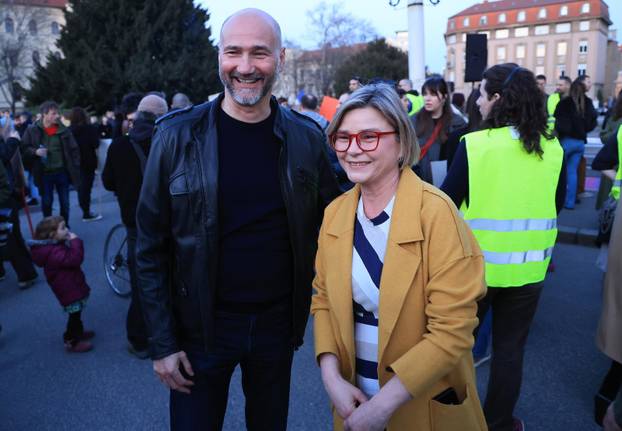 Zagreb: Održan jubilarni 10. Noćni marš za prava žena "Žene – kičma otpora"