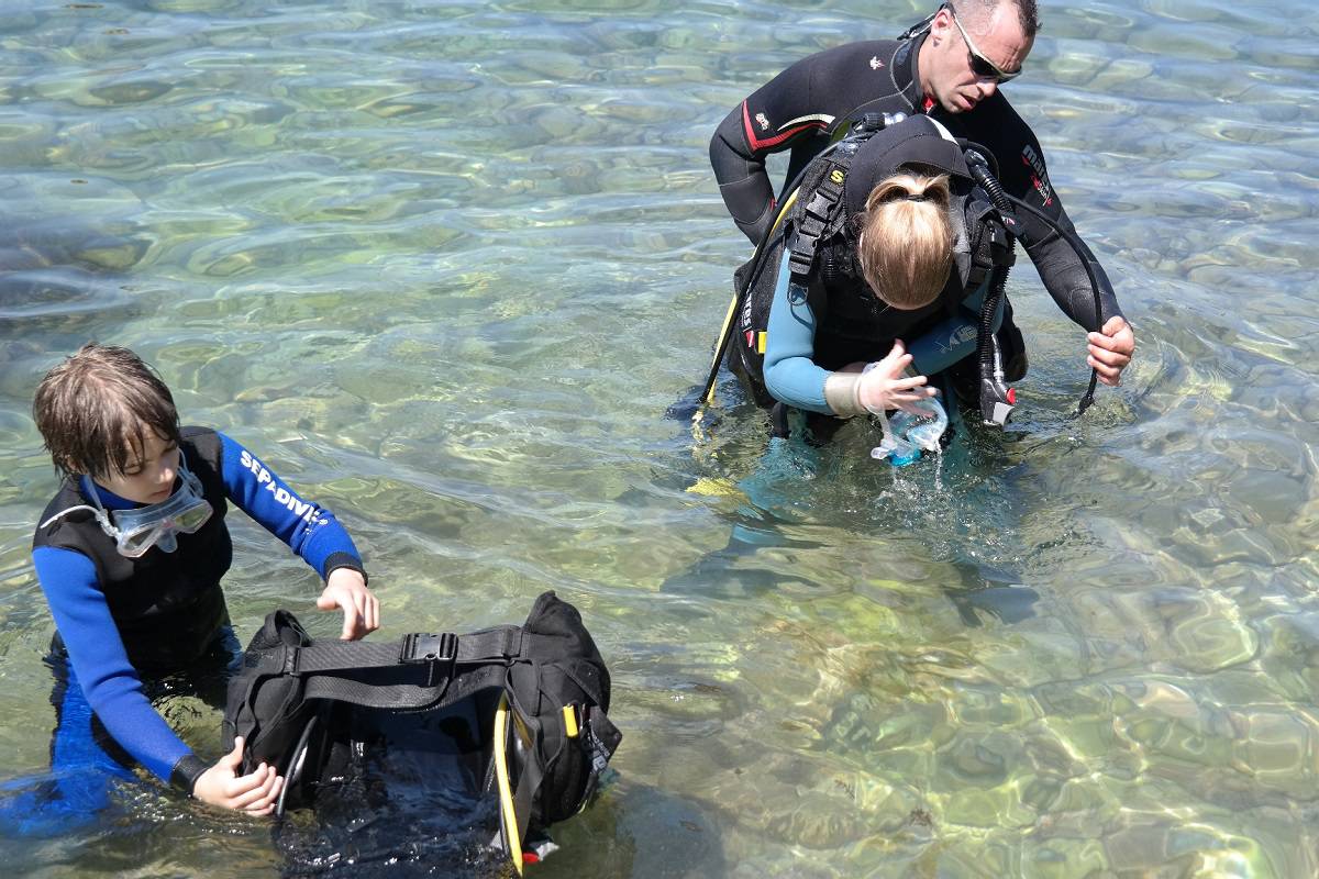 Dječja ronilačka eko-patrola očistila podmorje u Crikvenici