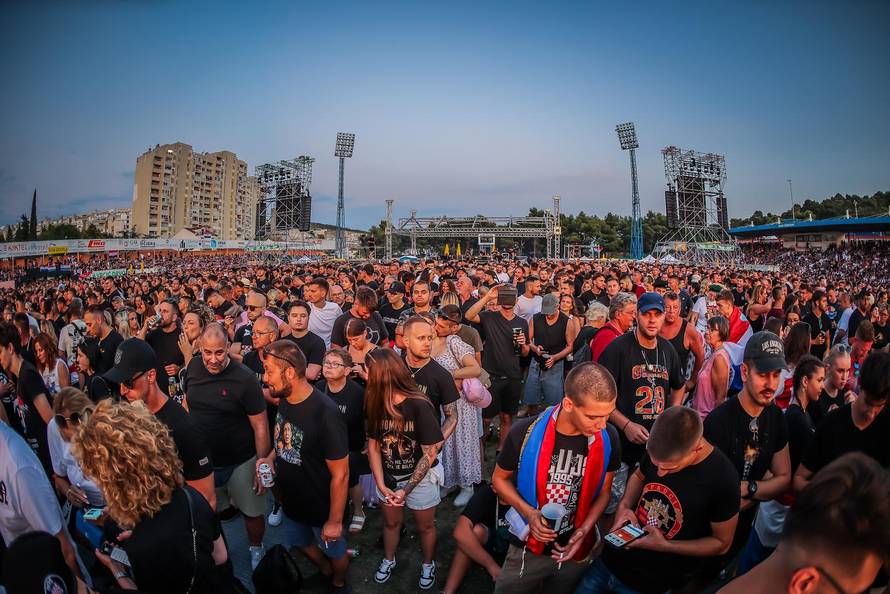 Šibenik: Koncert Marka Perkovića Thomsona na Šibenskom Šubićevcu