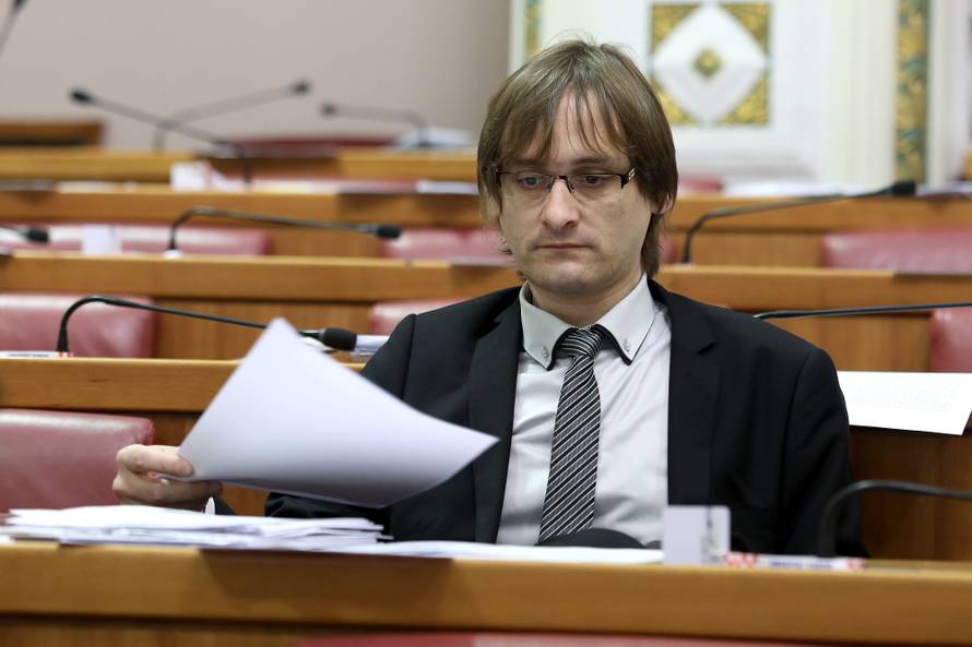 Vučetić: Izdali su vas isti oni koji se bore protiv ćirilice