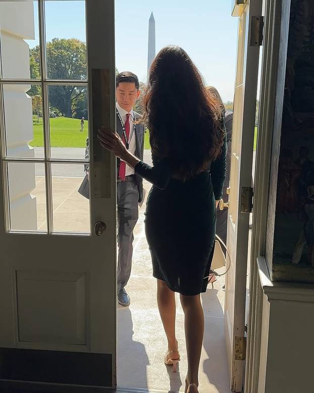 GOLE PRVE DAME Znate li što je zajedničko Trumpu i Golobu?