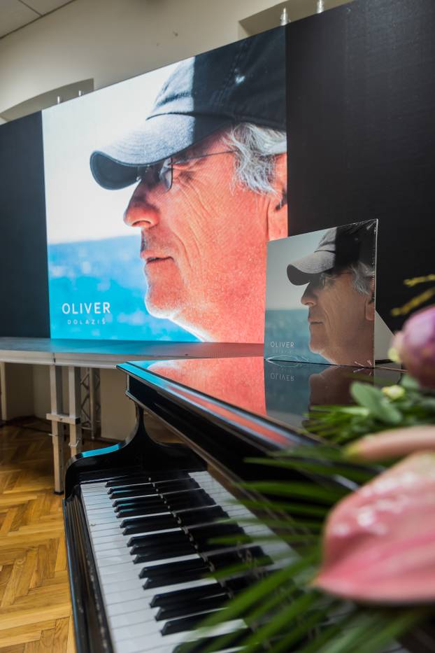 Vela Luka: Promocija novog albuma Olivera Dragojevića “Dolaziš”