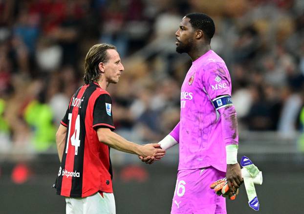 Serie A - AC Milan v Cagliari