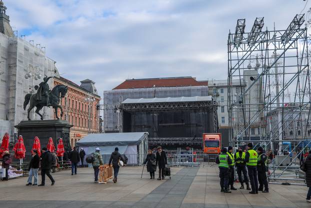 Zagreb: Pozornica za doček Nove godine polako dobiva svoj konačan izgled