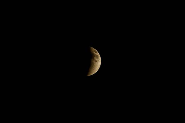 Total lunar eclipse in Emirates