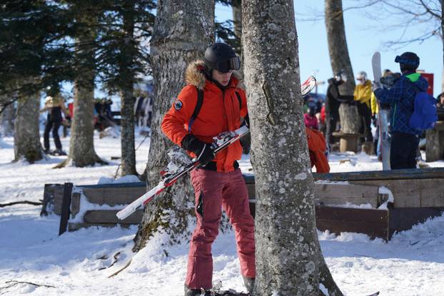 Zagreb: Otvorena sezona skijanja na Sljemenu