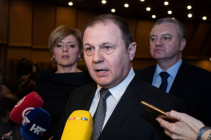 Zagreb: Ministarstvo gospodarstva i poduzetnici potpisali ugovore o naukovanju