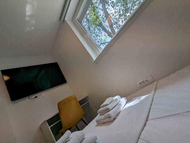 FOTO Prodaju garsonijeru u Zagrebu: Dok kuhate, gledate osobu na wc-u! Ovo je cijena...