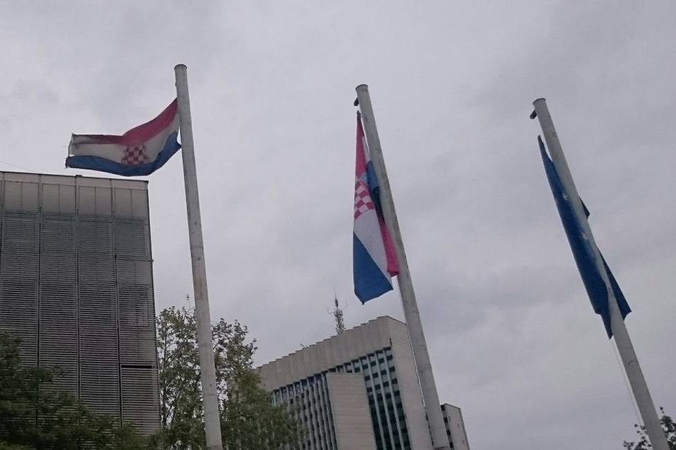Ministarstvo: Zastavu Herceg Bosne izvjesili su prosvjednici
