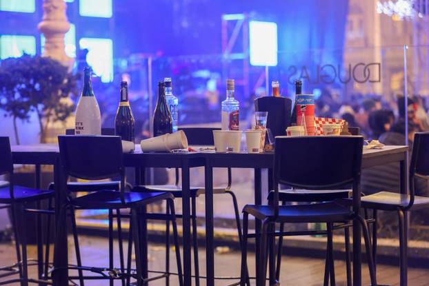 Zagreb: Nakon proslave Nove godine ostala je velika količina otpada