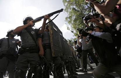 U Sao Paulu policija pucala na prosvjednike uoči otvaranja